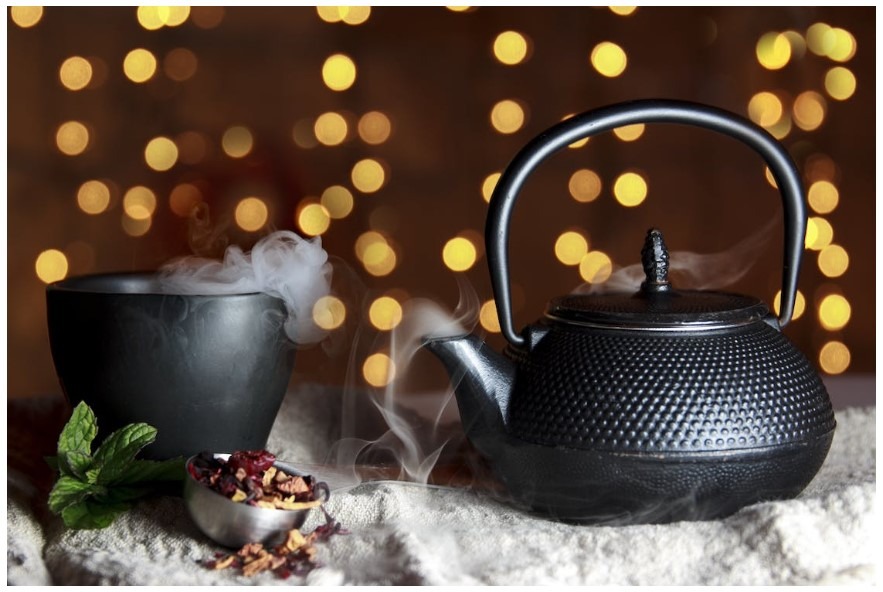 Glass Teapot with Infuser vs Teapot Set by Tea Beyond Comparison