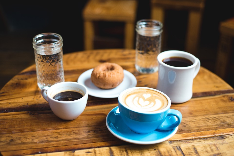 Café Business 101: 6 Clever Ways to Attract Customers and Keep Them Coming