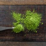 green-powder-herbs-near-the-scoop